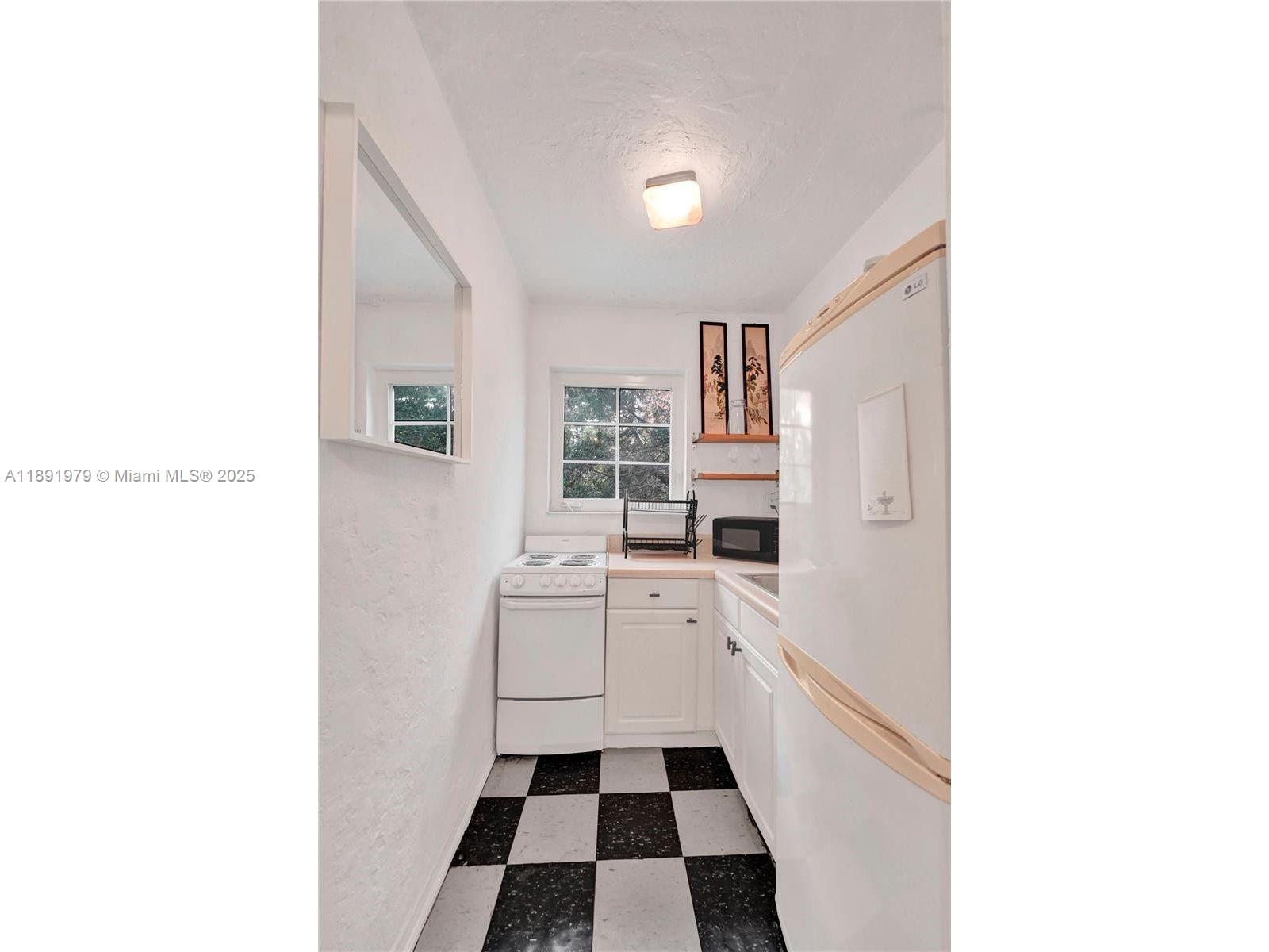 260 EUCLID CONDO - Residential Lease