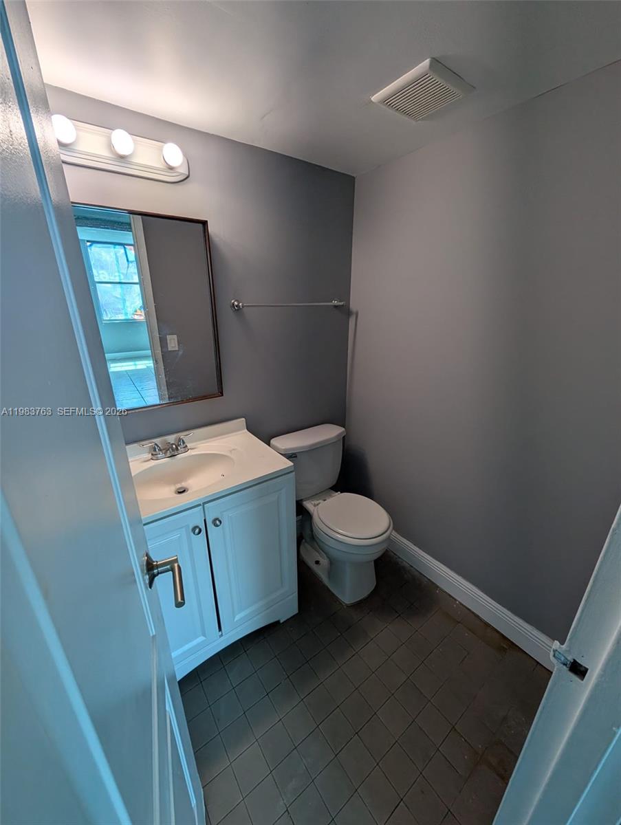 Bayview Palms Condo - Residential Lease