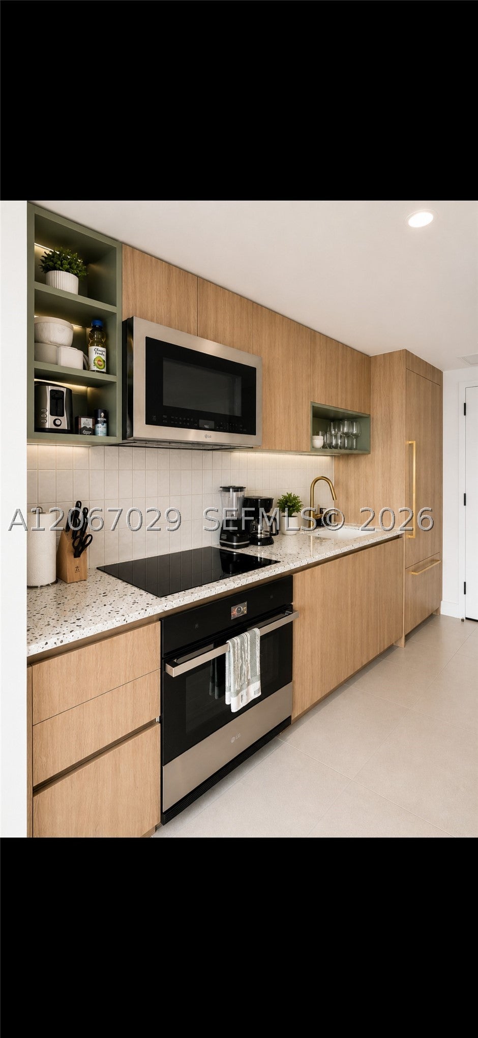 159 NE 6th St 3911
