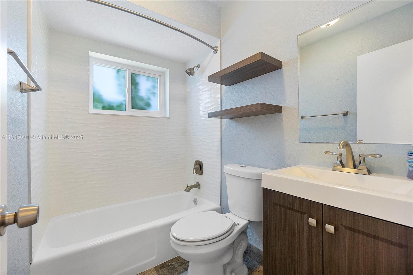 CORAL SPRINGS LAKES - Residential