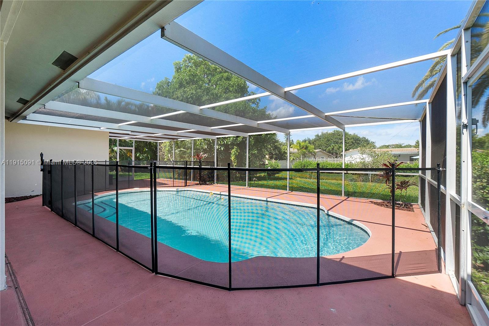 CORAL SPRINGS LAKES - Residential