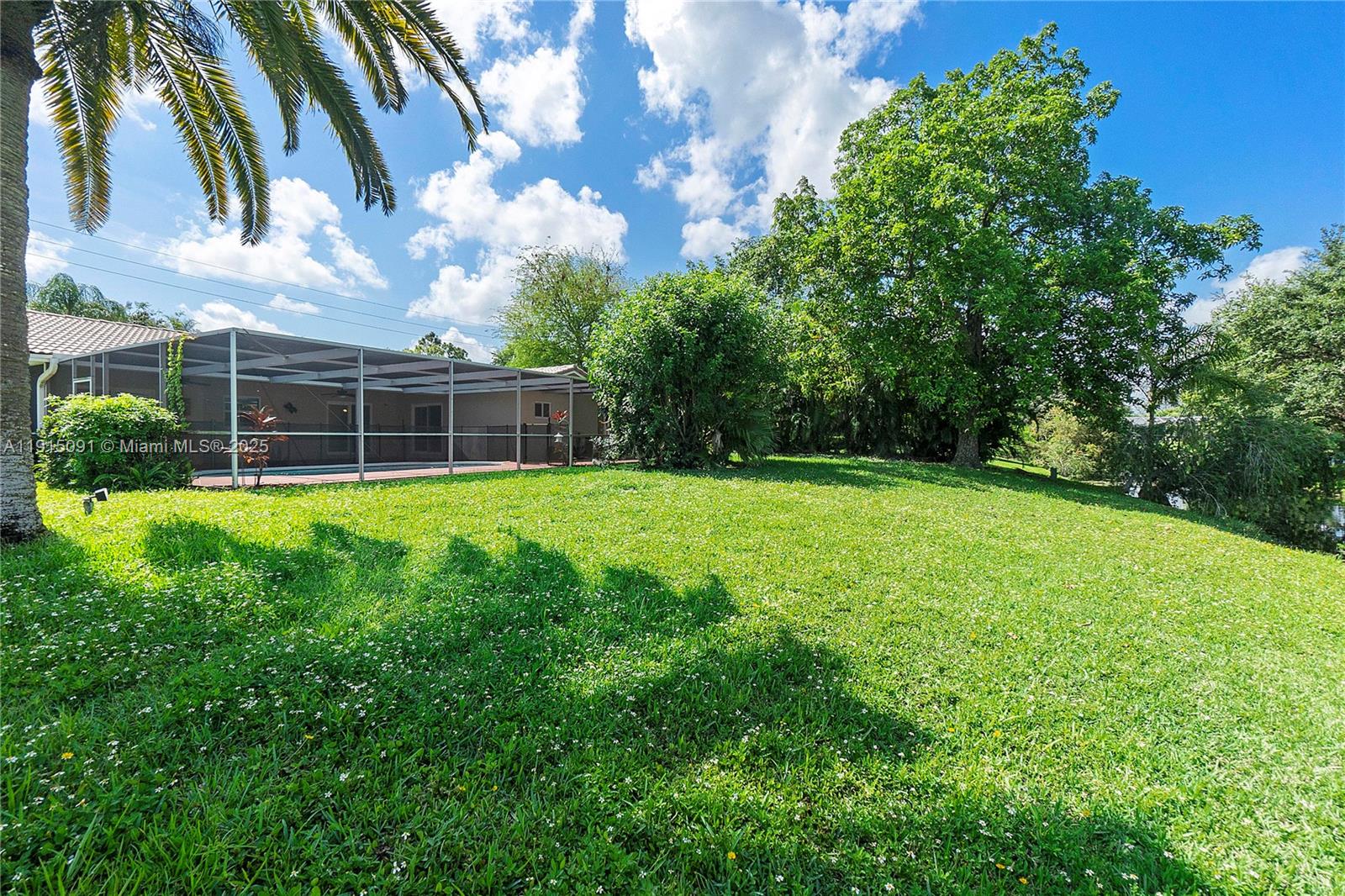 CORAL SPRINGS LAKES - Residential