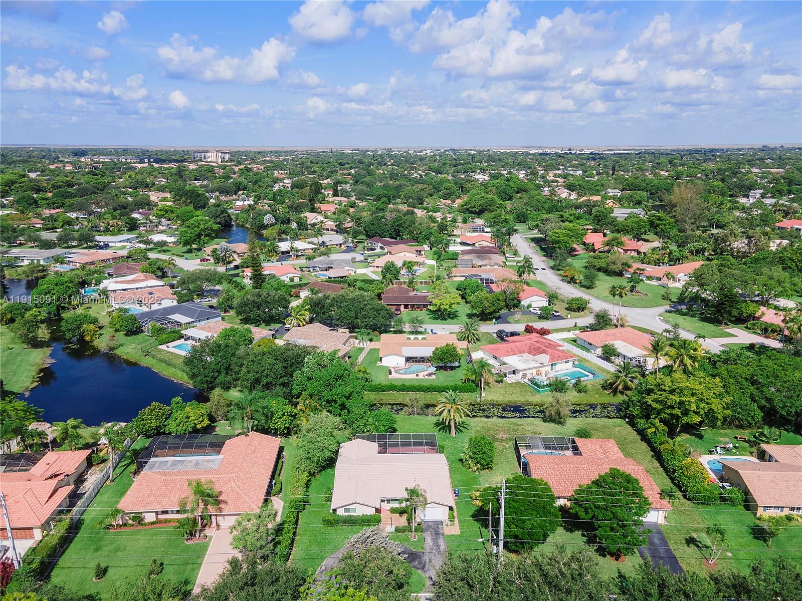 CORAL SPRINGS LAKES - Residential