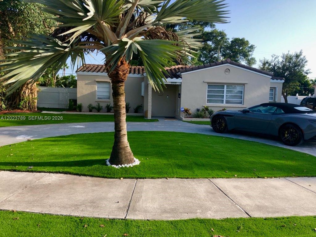 Photo of 1918 Liberty St #0, Hollywood, FL 33020 (MLS # A12023789)