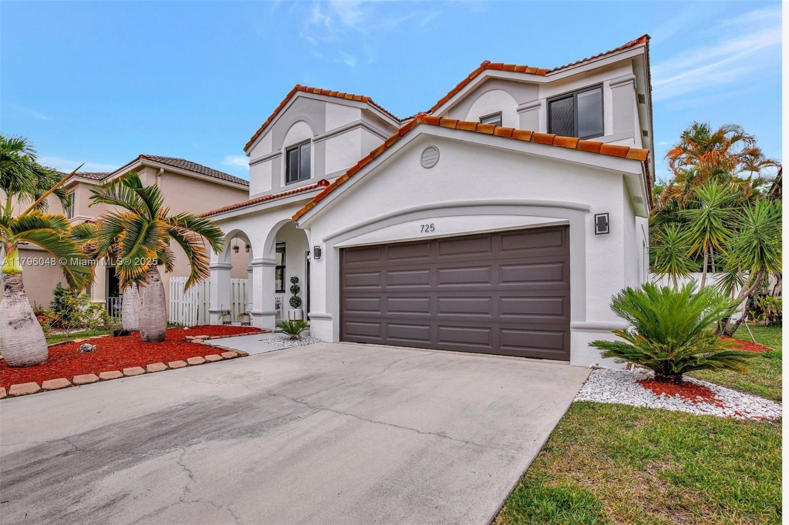725 Tanglewood Cir