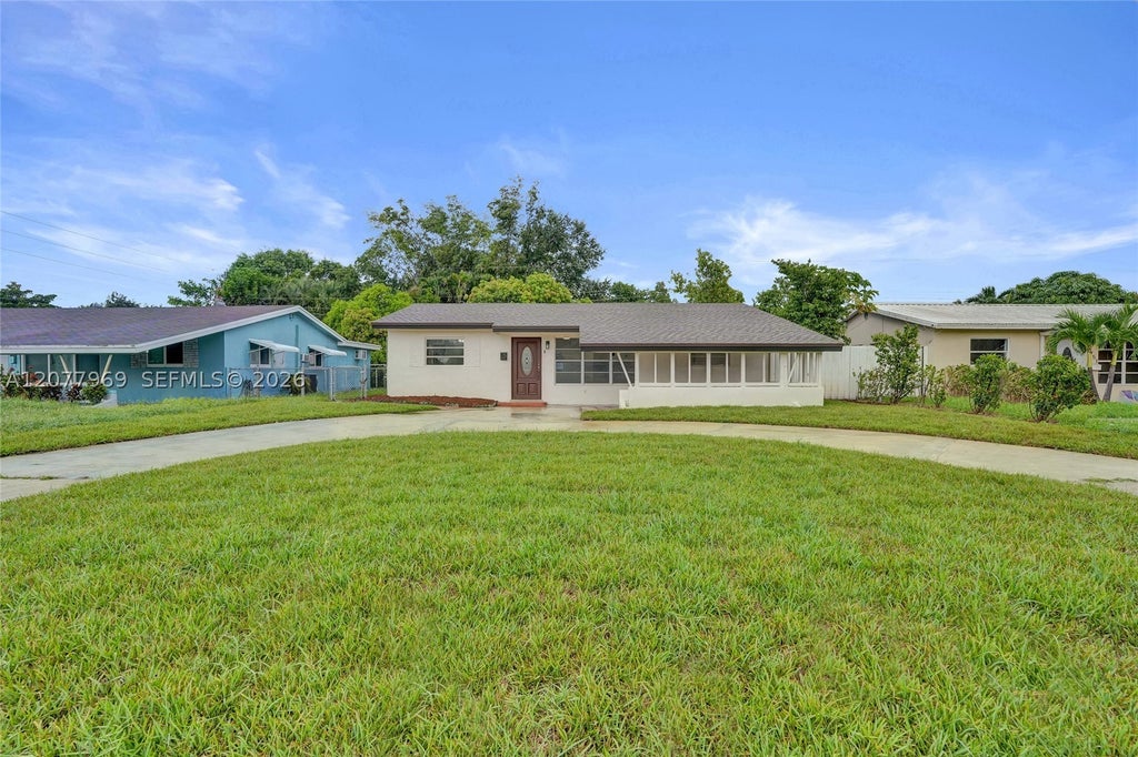 Photo of 6761 Pershing St, Hollywood, FL 33024 (MLS # A12077969)