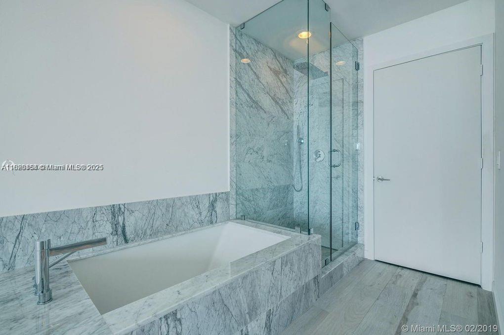 GRAN PARAISO CONDO - Residential