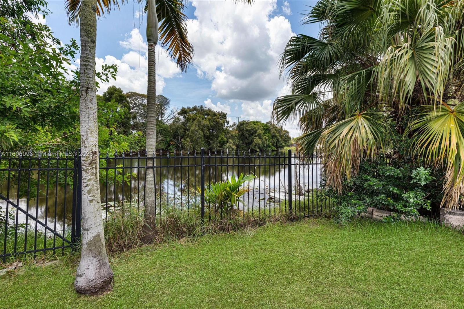 TWIN LAKES RESUB OF BLKS - Residential