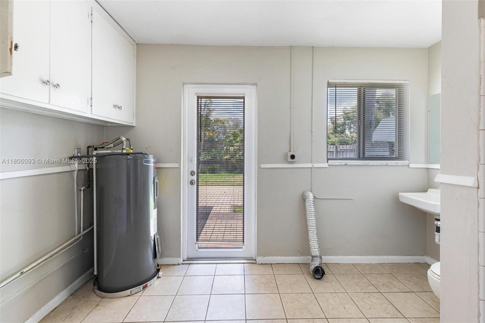 TWIN LAKES RESUB OF BLKS - Residential
