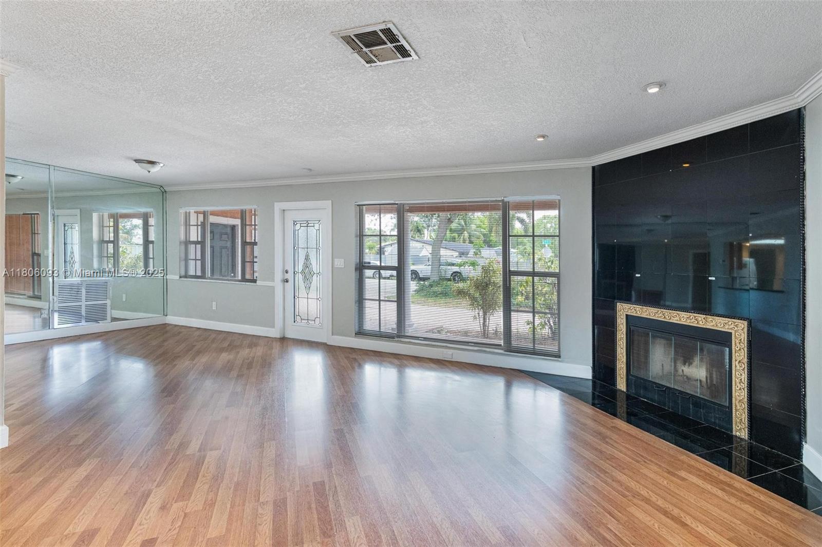 TWIN LAKES RESUB OF BLKS - Residential