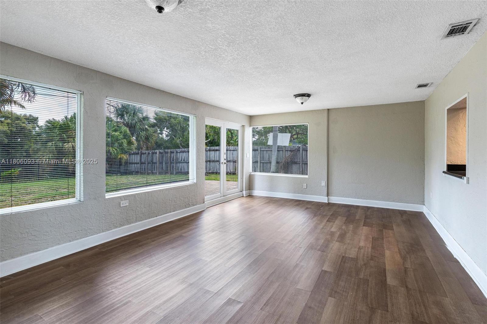 TWIN LAKES RESUB OF BLKS - Residential