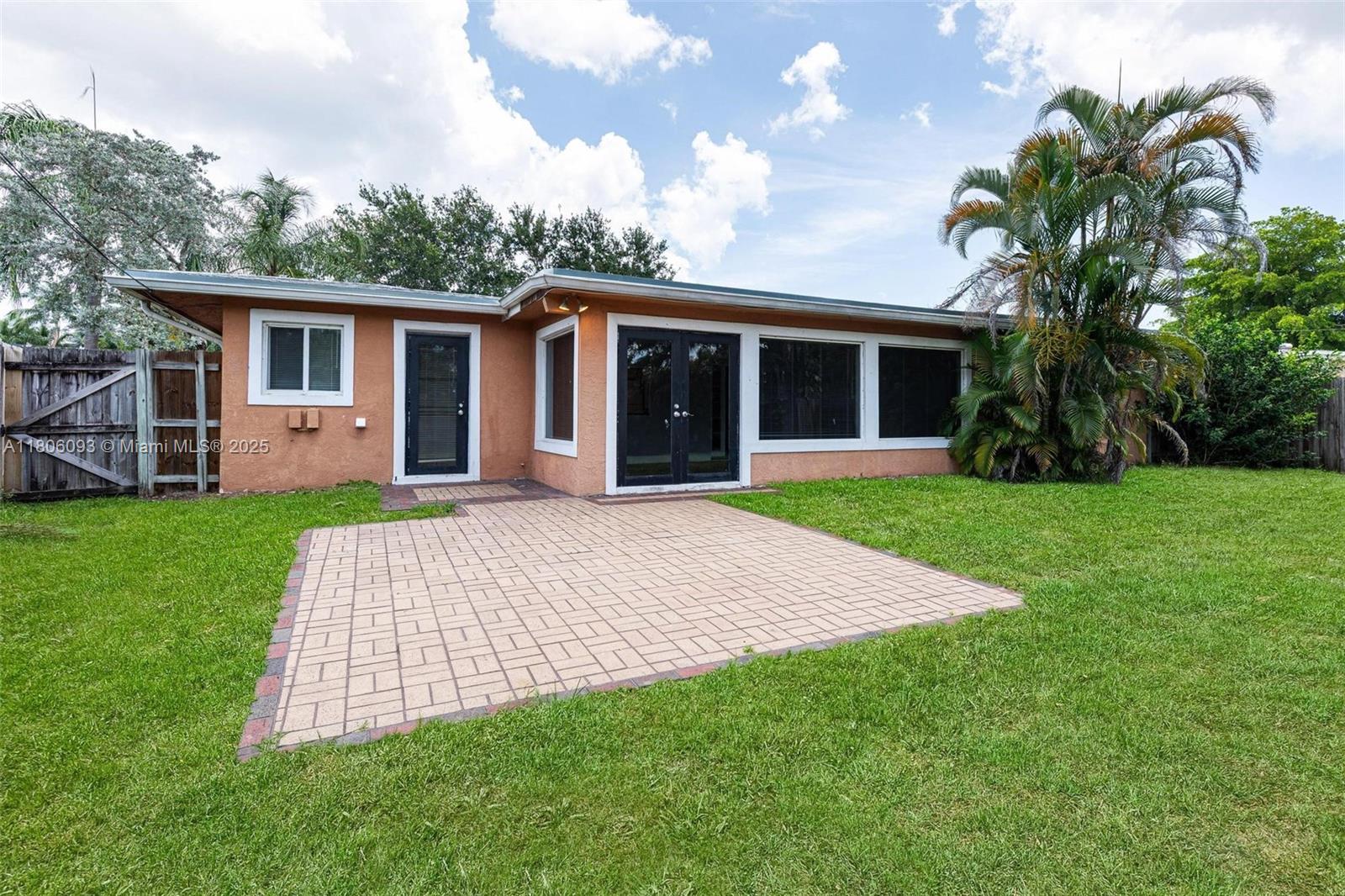 TWIN LAKES RESUB OF BLKS - Residential