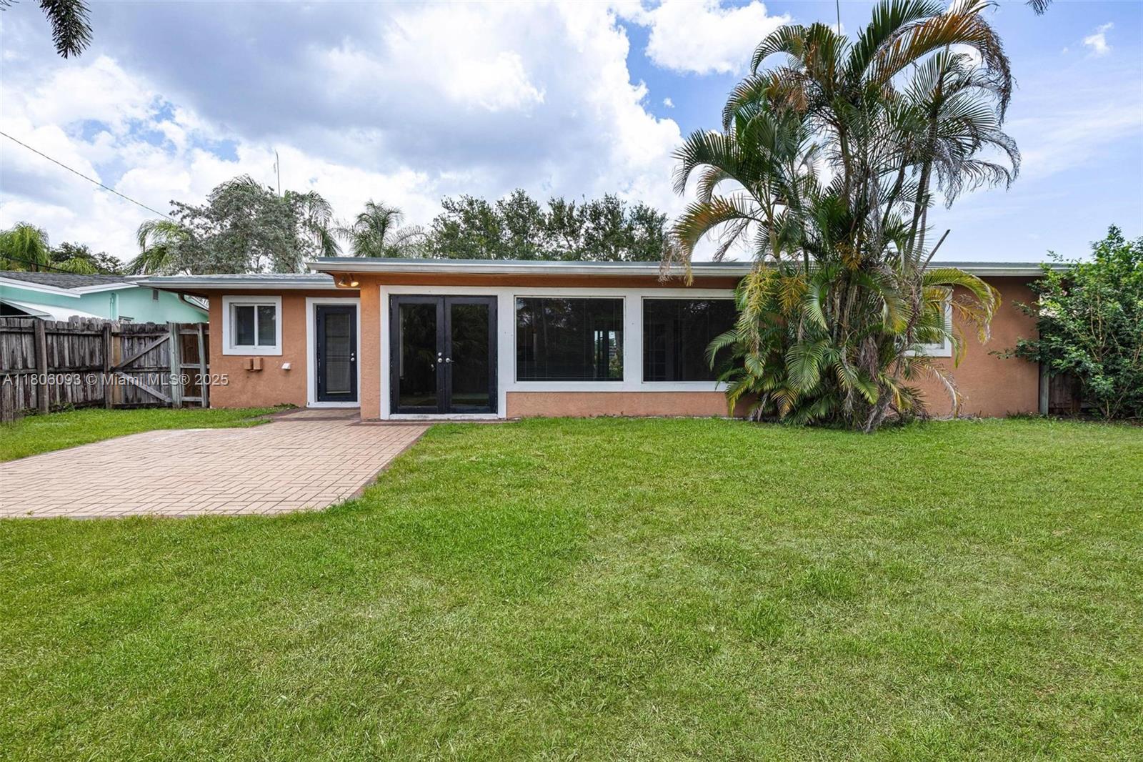 TWIN LAKES RESUB OF BLKS - Residential