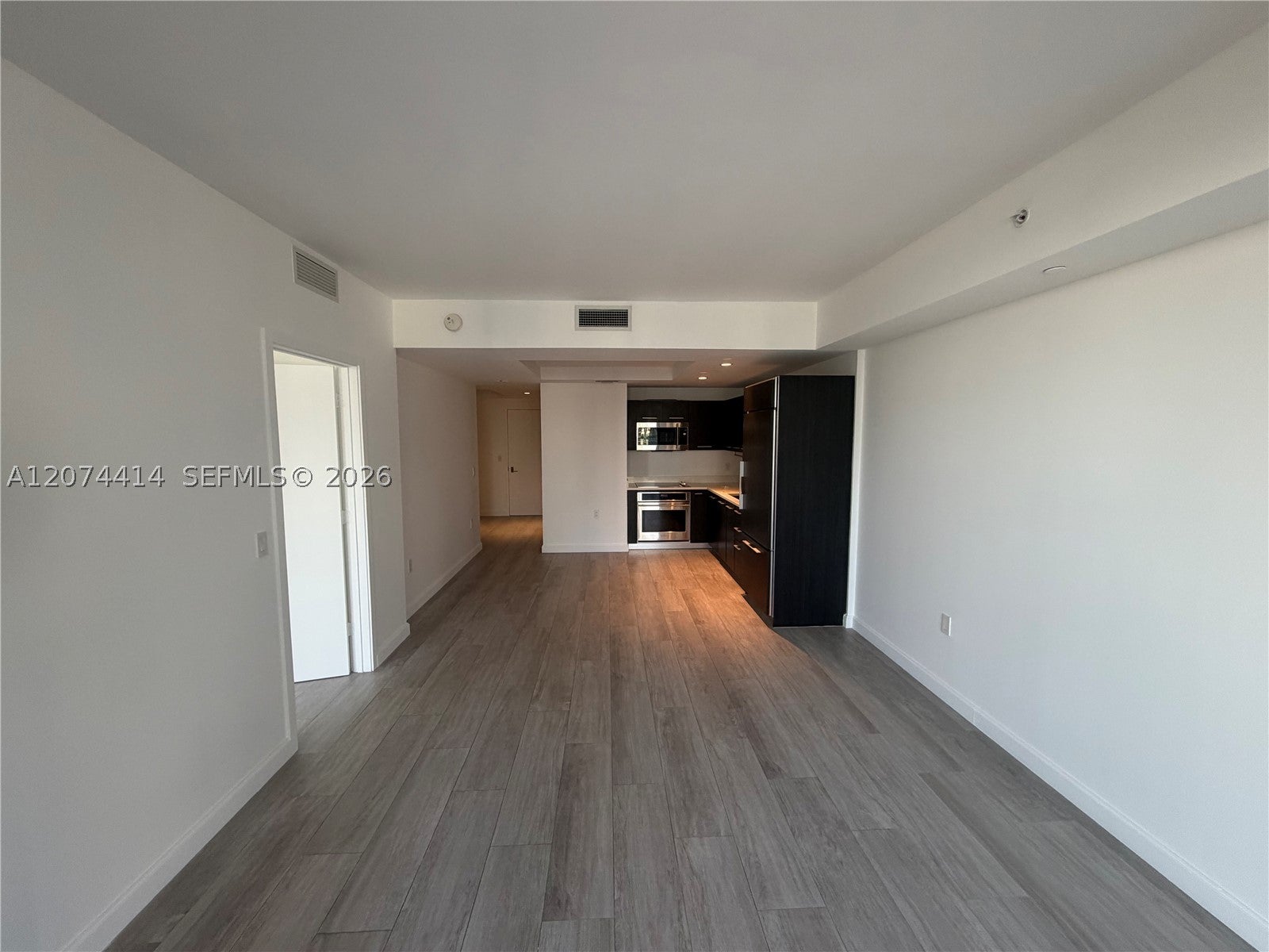 45 SW 9th St 2504