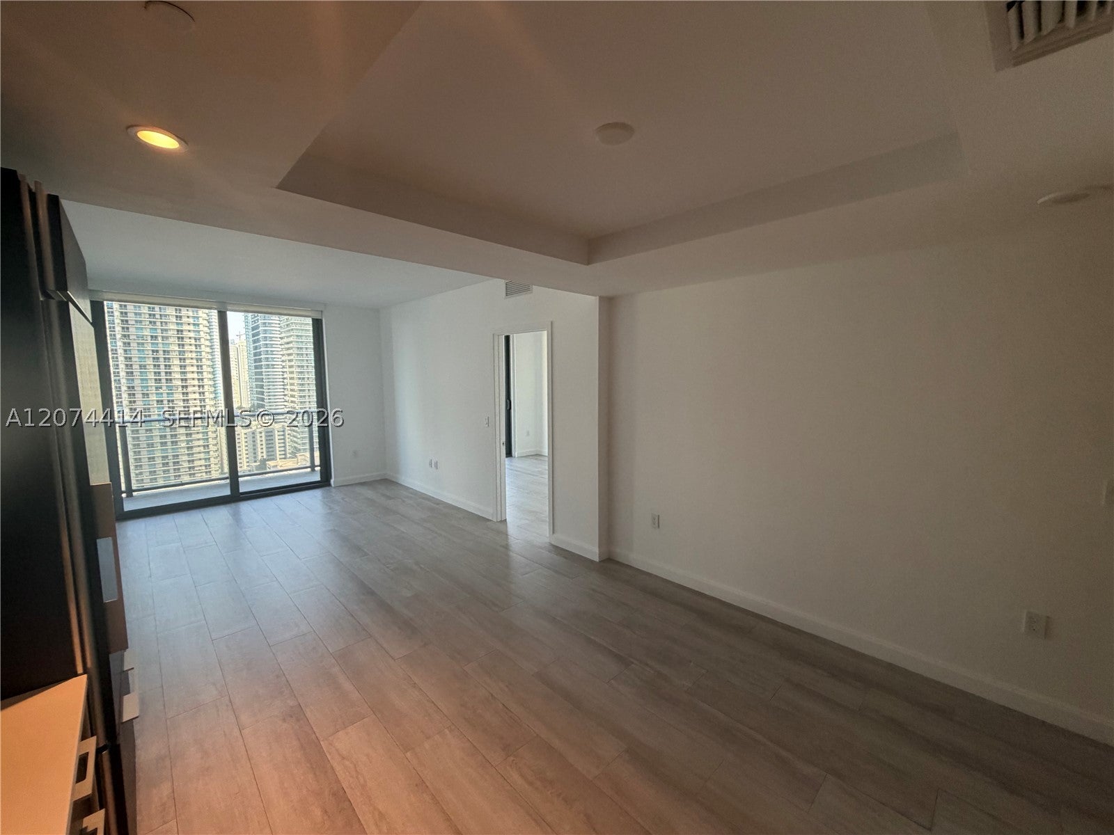 45 SW 9th St 2504