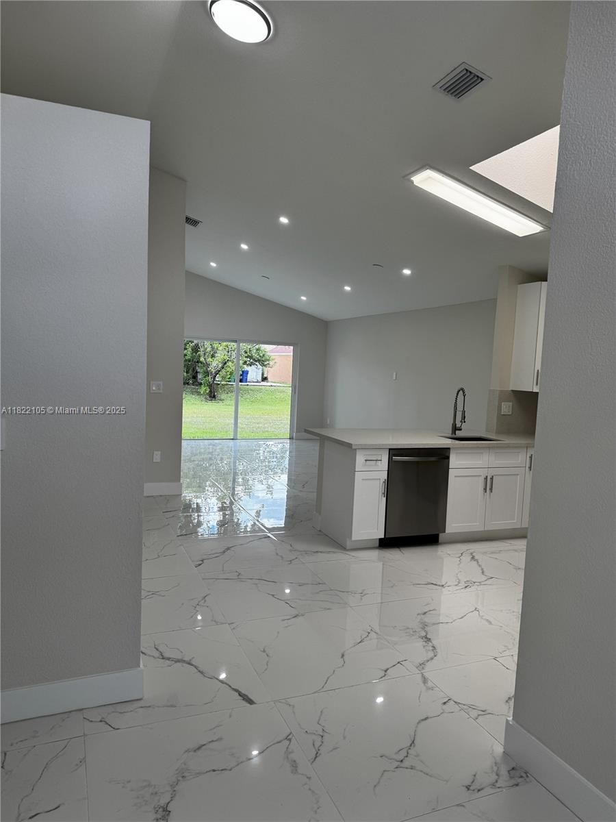 search properties 1 10000 Olive St