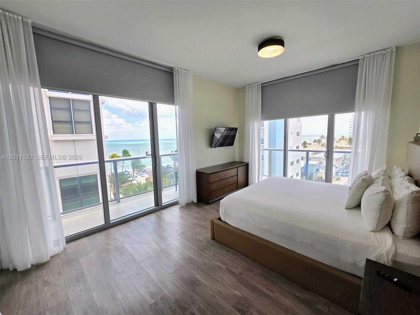 COSTA HOLLYWOOD CONDO - Residential