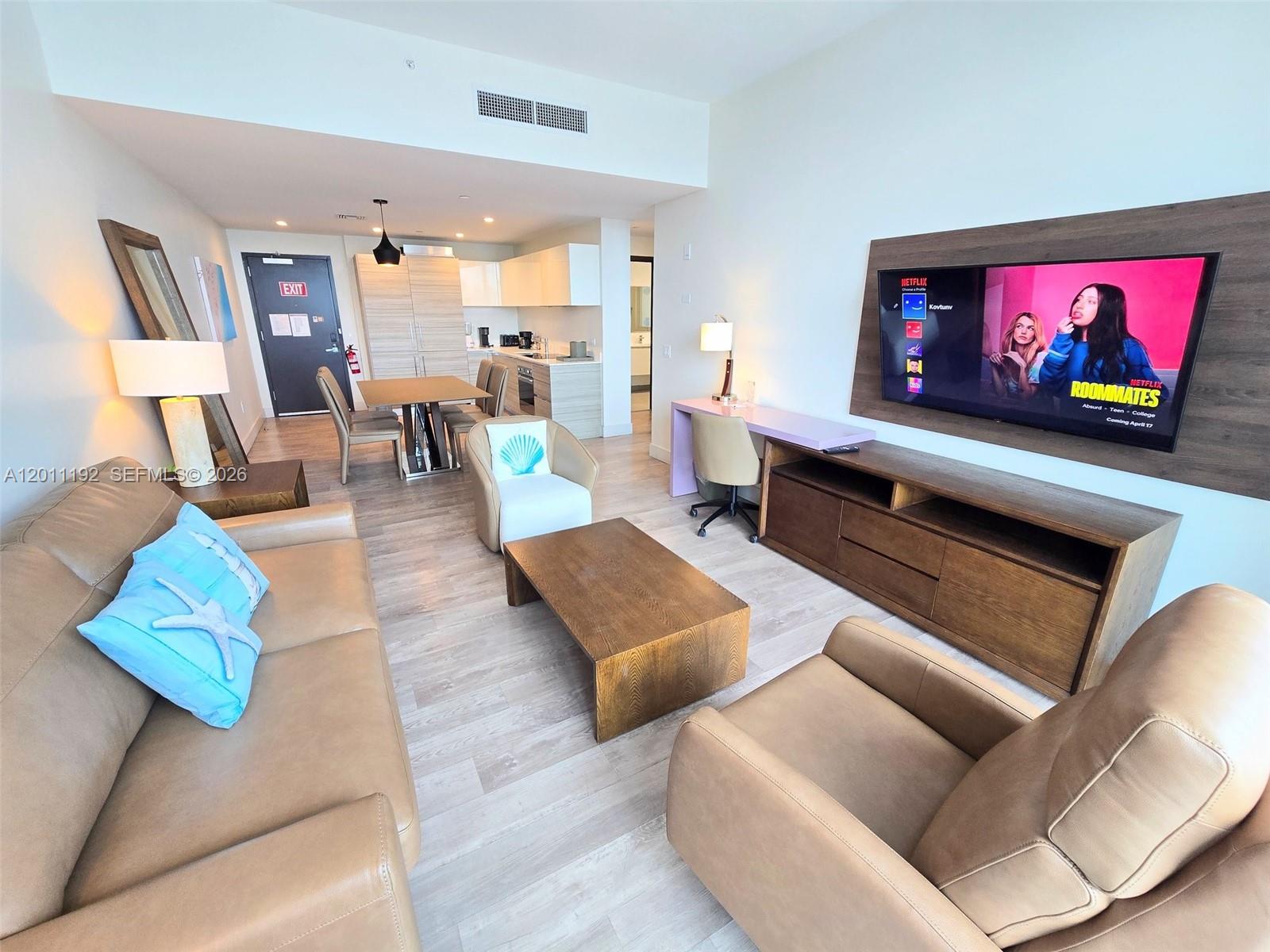 COSTA HOLLYWOOD CONDO - Residential