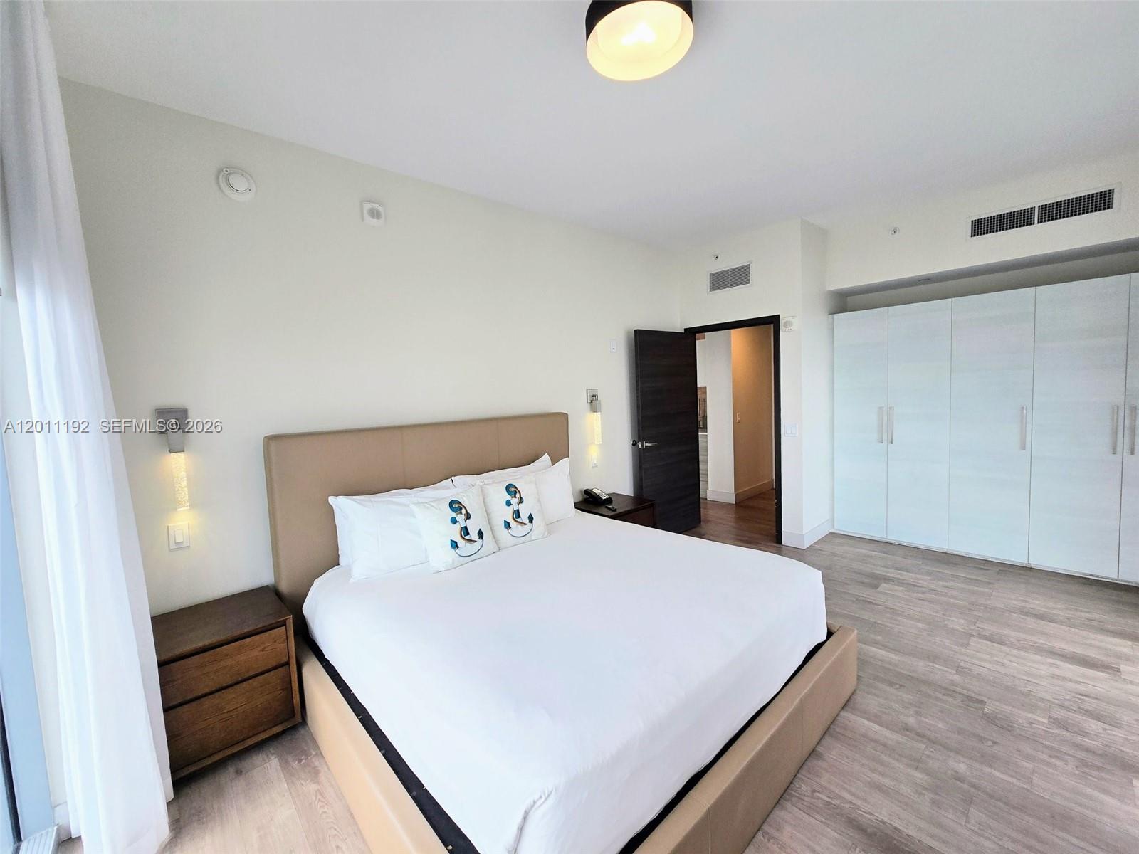 COSTA HOLLYWOOD CONDO - Residential