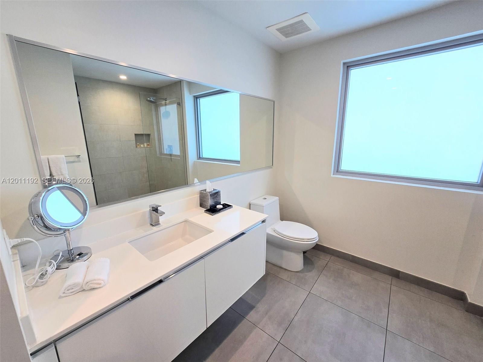 COSTA HOLLYWOOD CONDO - Residential