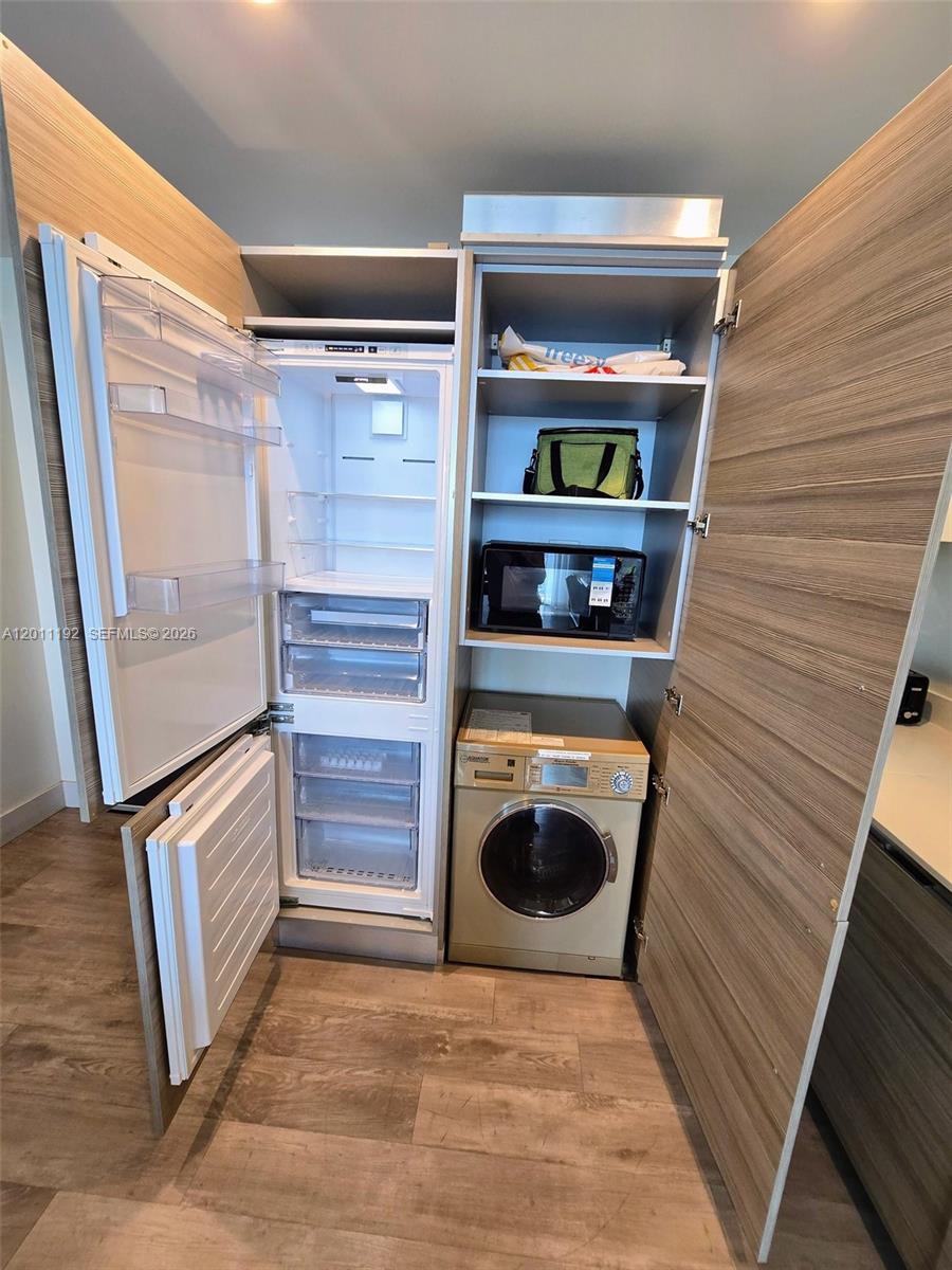 COSTA HOLLYWOOD CONDO - Residential