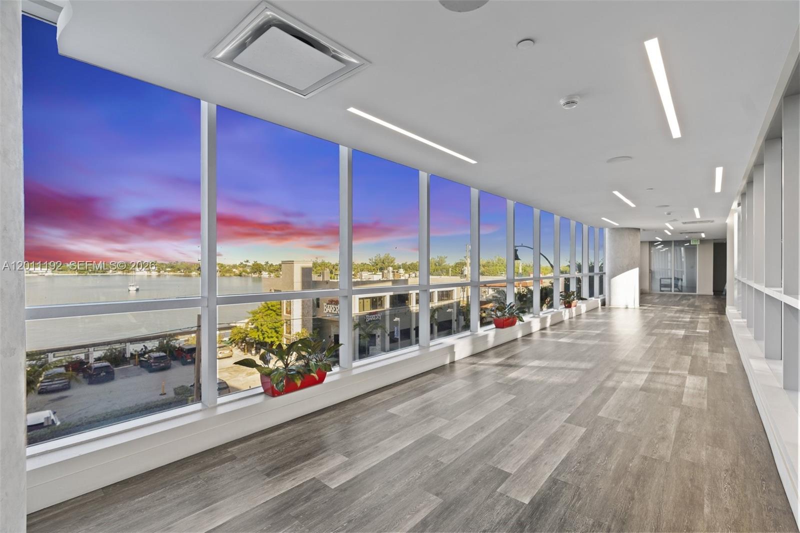 COSTA HOLLYWOOD CONDO - Residential