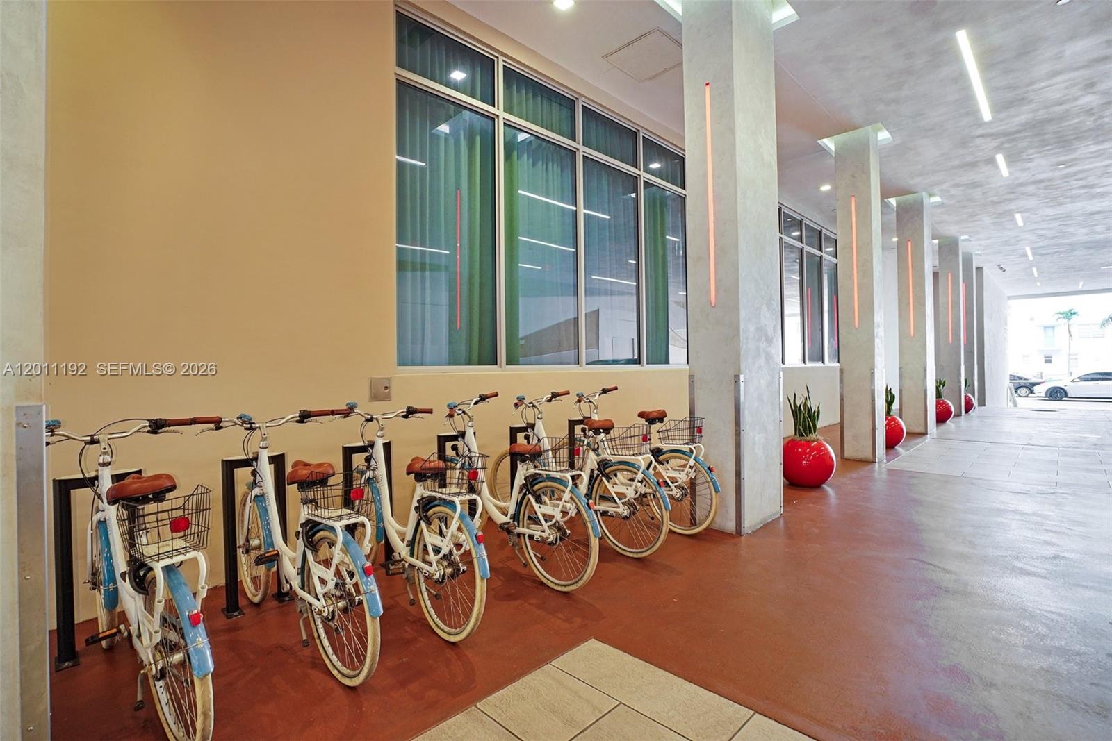 COSTA HOLLYWOOD CONDO - Residential