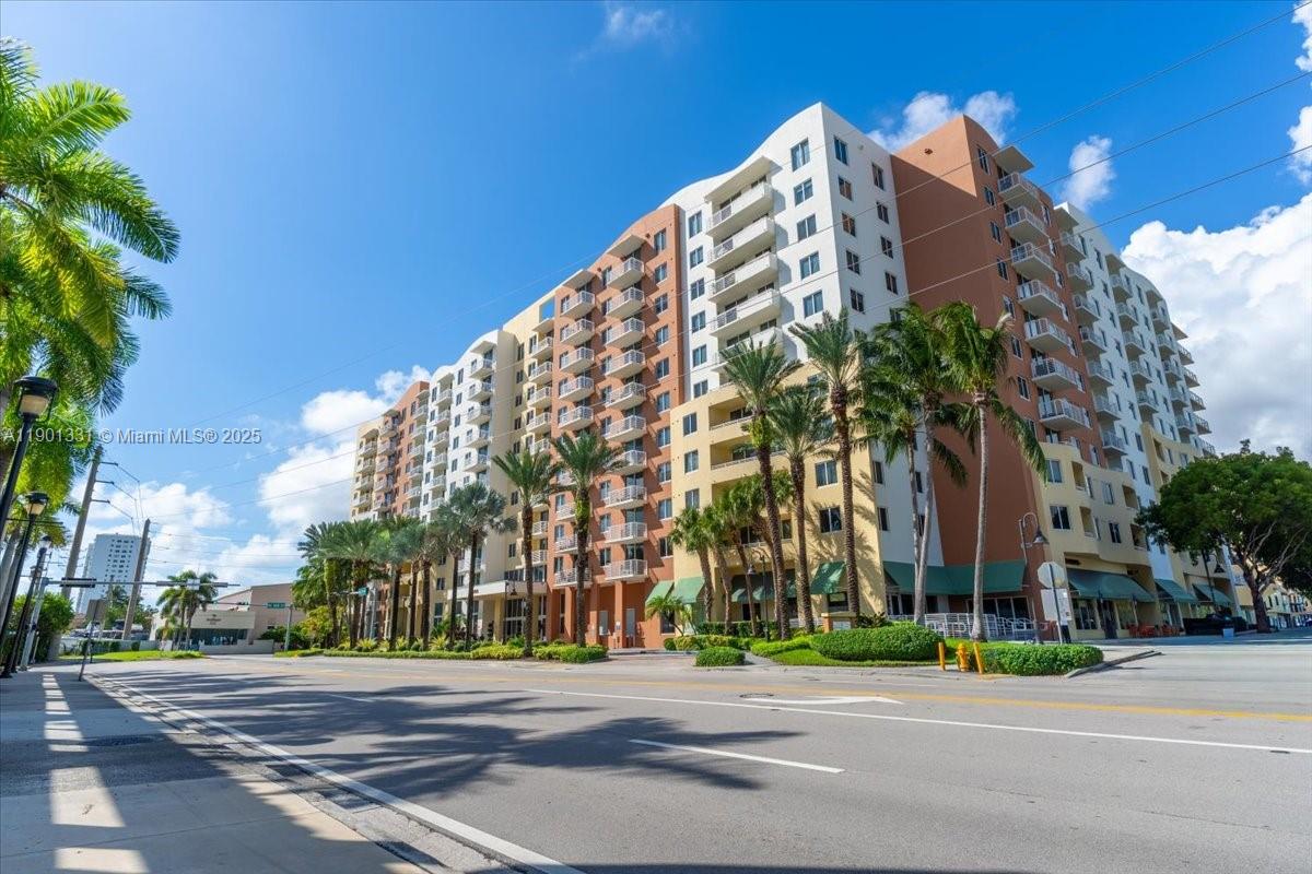 VENTURE AT AVENTURA EAST - Residential Lease