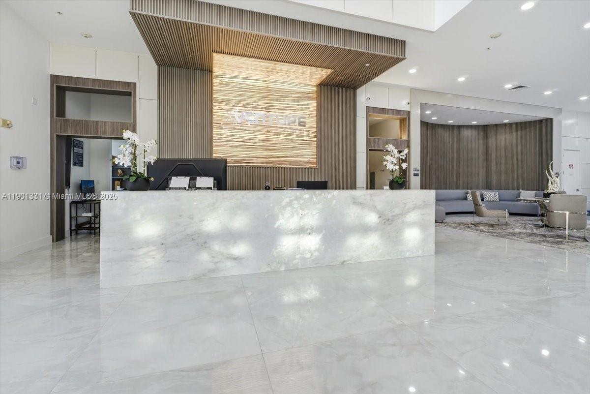 VENTURE AT AVENTURA EAST - Residential Lease