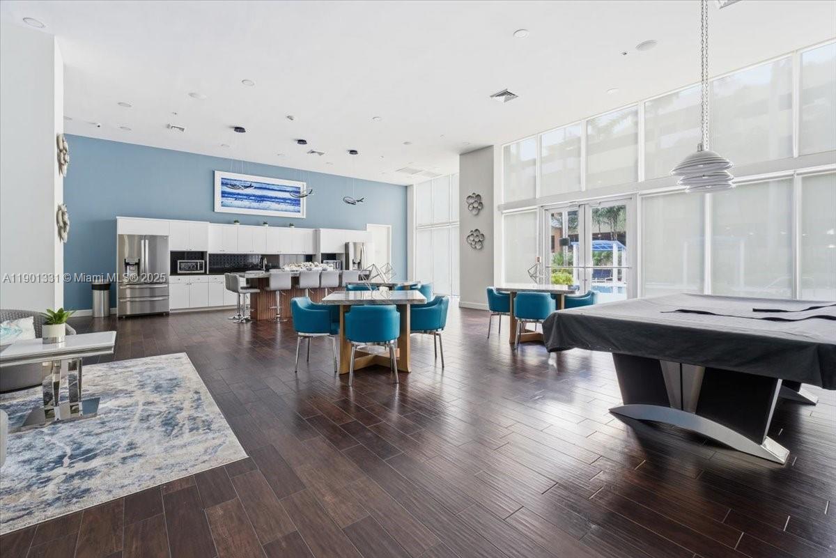 VENTURE AT AVENTURA EAST - Residential Lease