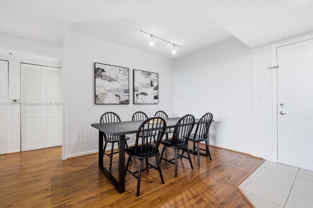 VENTURE AT AVENTURA EAST - Residential Lease