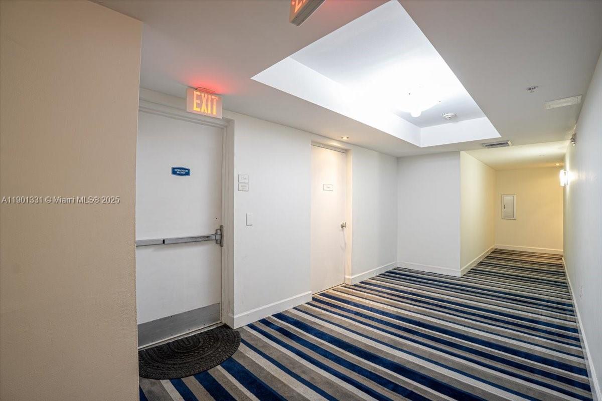 VENTURE AT AVENTURA EAST - Residential Lease