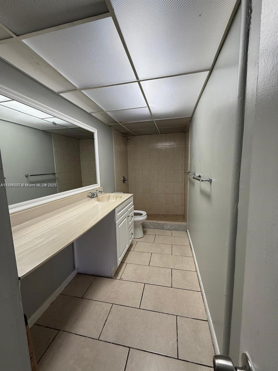 BROOKFIELD SQUARE CONDO - Residential Lease