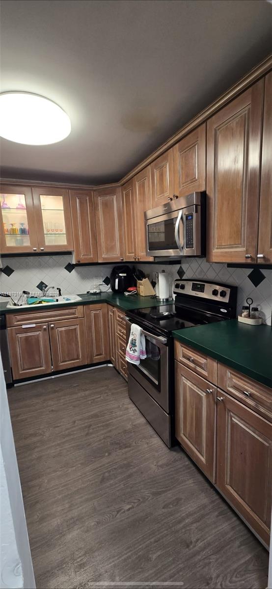 HALLMARK OF HOLLYWOOD CON - Residential