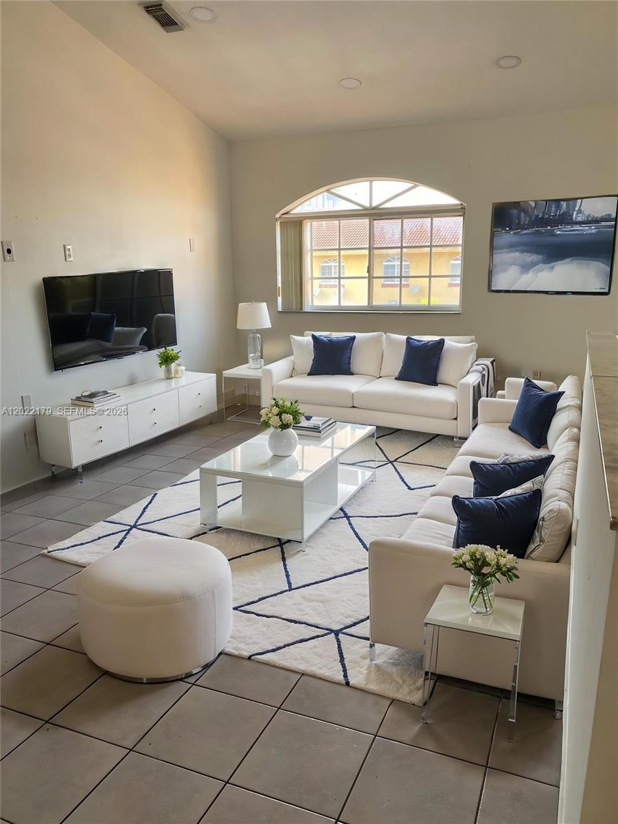 POINCIANA ROYALE VILLAS C - Residential