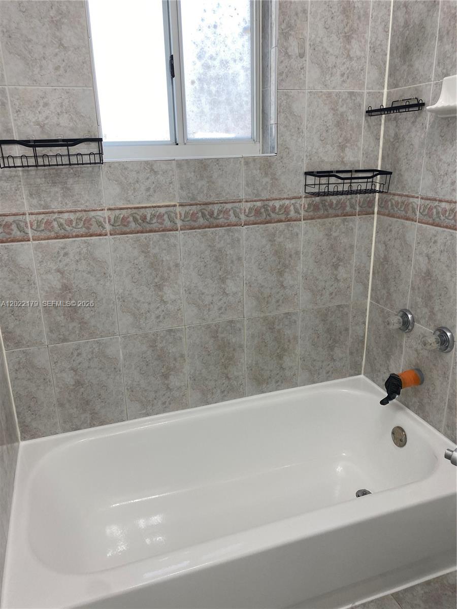 POINCIANA ROYALE VILLAS C - Residential