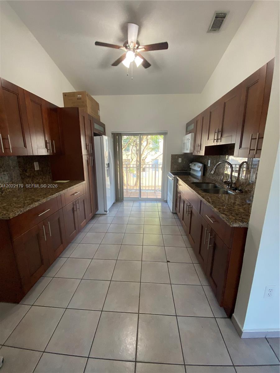 POINCIANA ROYALE VILLAS C - Residential