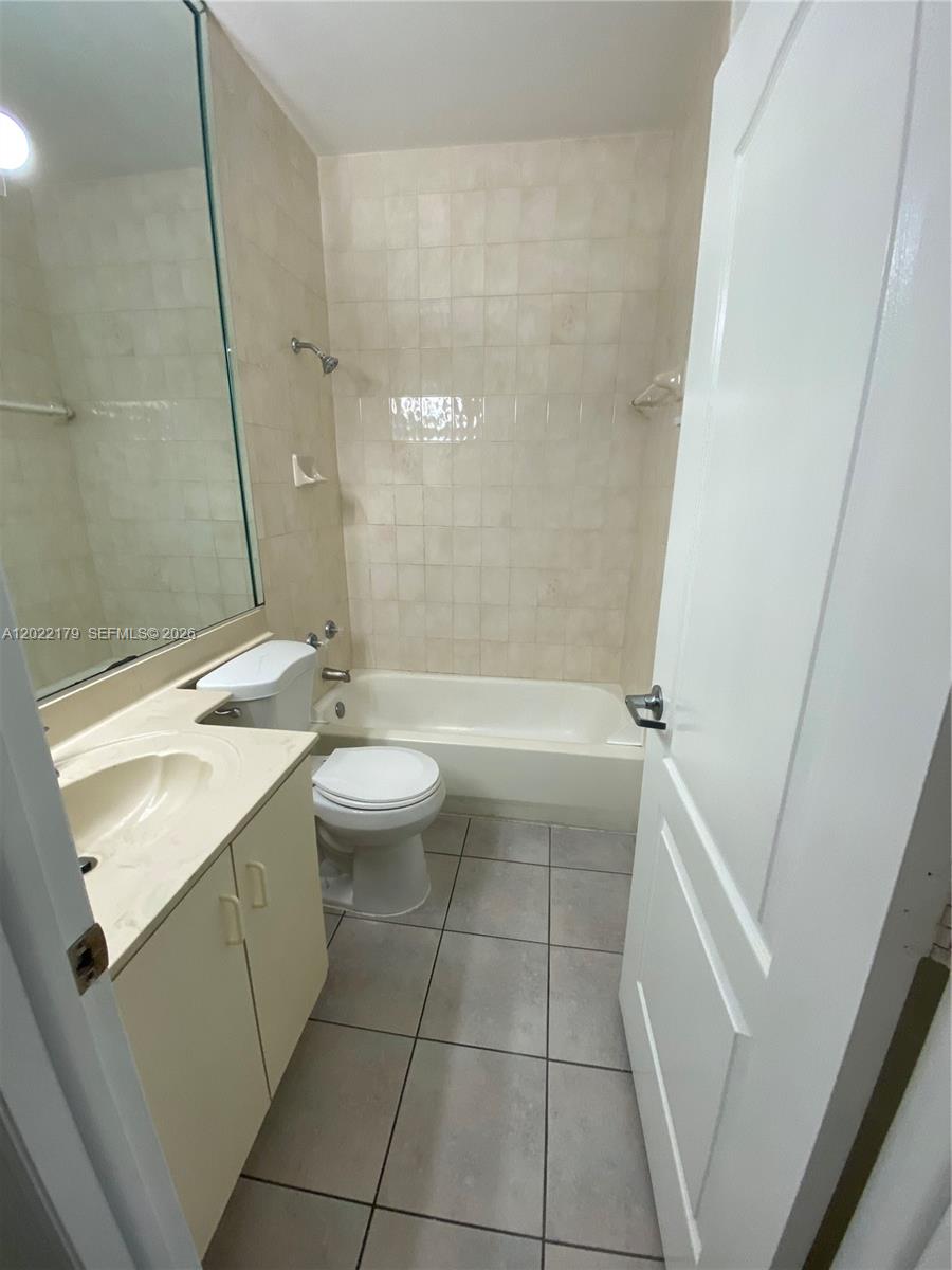 POINCIANA ROYALE VILLAS C - Residential