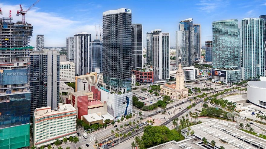 Experience modern luxury living at The Elser Hotel & Residences in Downtown Miami. This fully furnished 1-bedroom residence features stunning Biscayne Bay and skyline views, a sleek kitchen with black cabinetry, quartz countertops, and stainless steel appliances. Enjoy light wood floors, floor-to-ceiling windows, Ecobee smart thermostat, and keyless entry. The bedroom offers a serene retreat with custom closets and a spa-inspired bath. Residents have access to resort-style amenities, including a bay-view pool, fitness center, coworking spaces, lounges, and 24-hour concierge. Located steps from dining, shopping, and world-class entertainment, The Elser offers a vibrant Miami lifestyle.
Schedule a showing Today! Please confirm all information with the city and association.