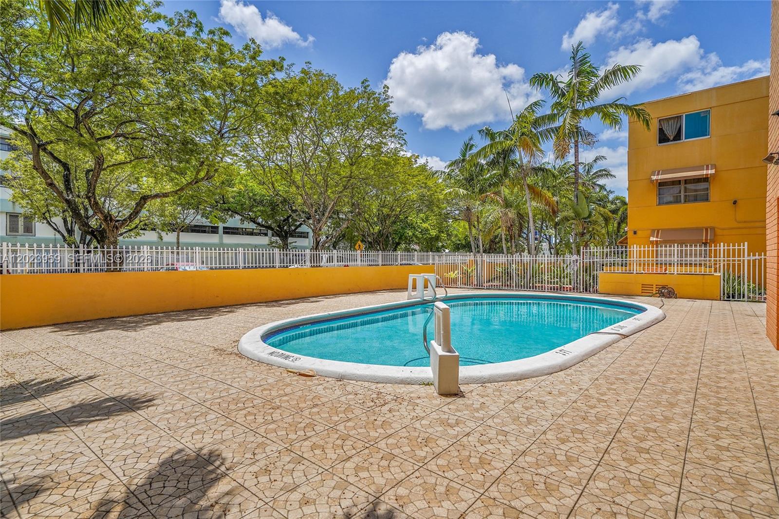 THE PALMS 51 CONDO - Residential