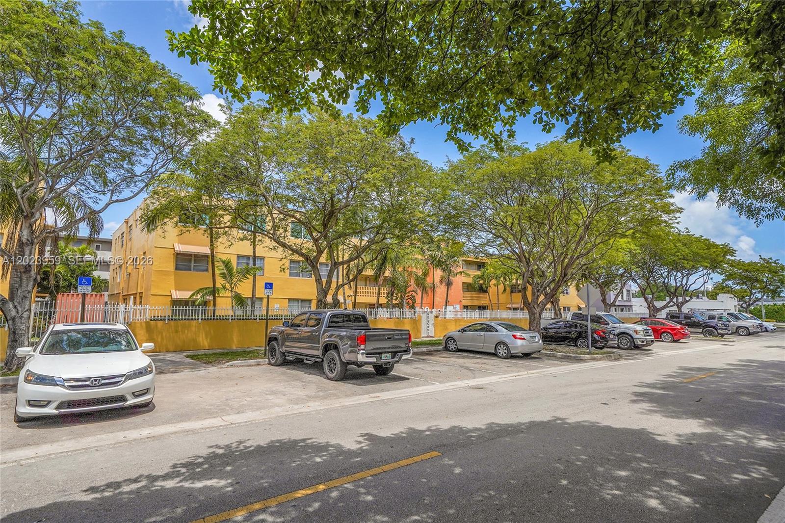 THE PALMS 51 CONDO - Residential