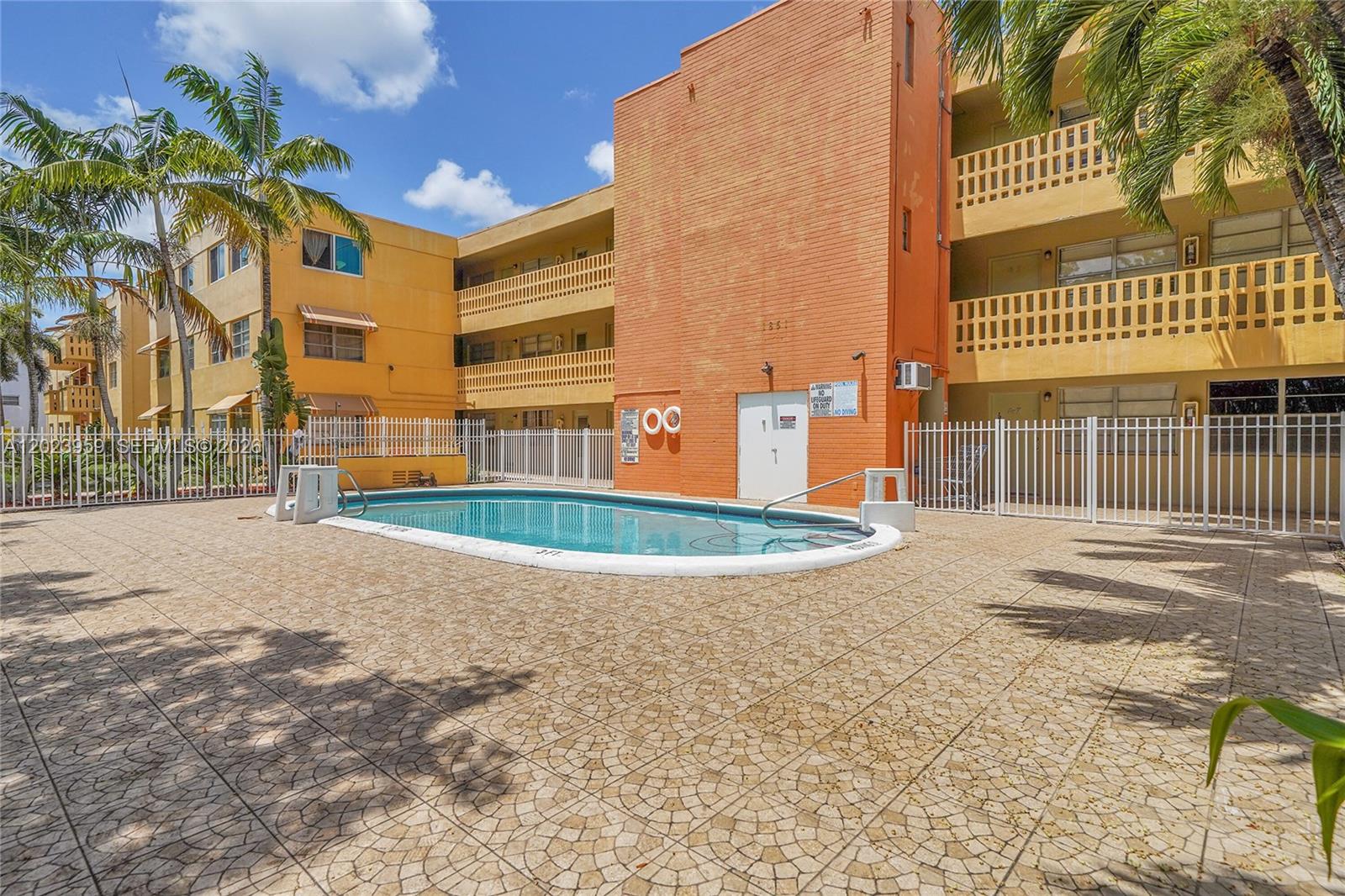 THE PALMS 51 CONDO - Residential