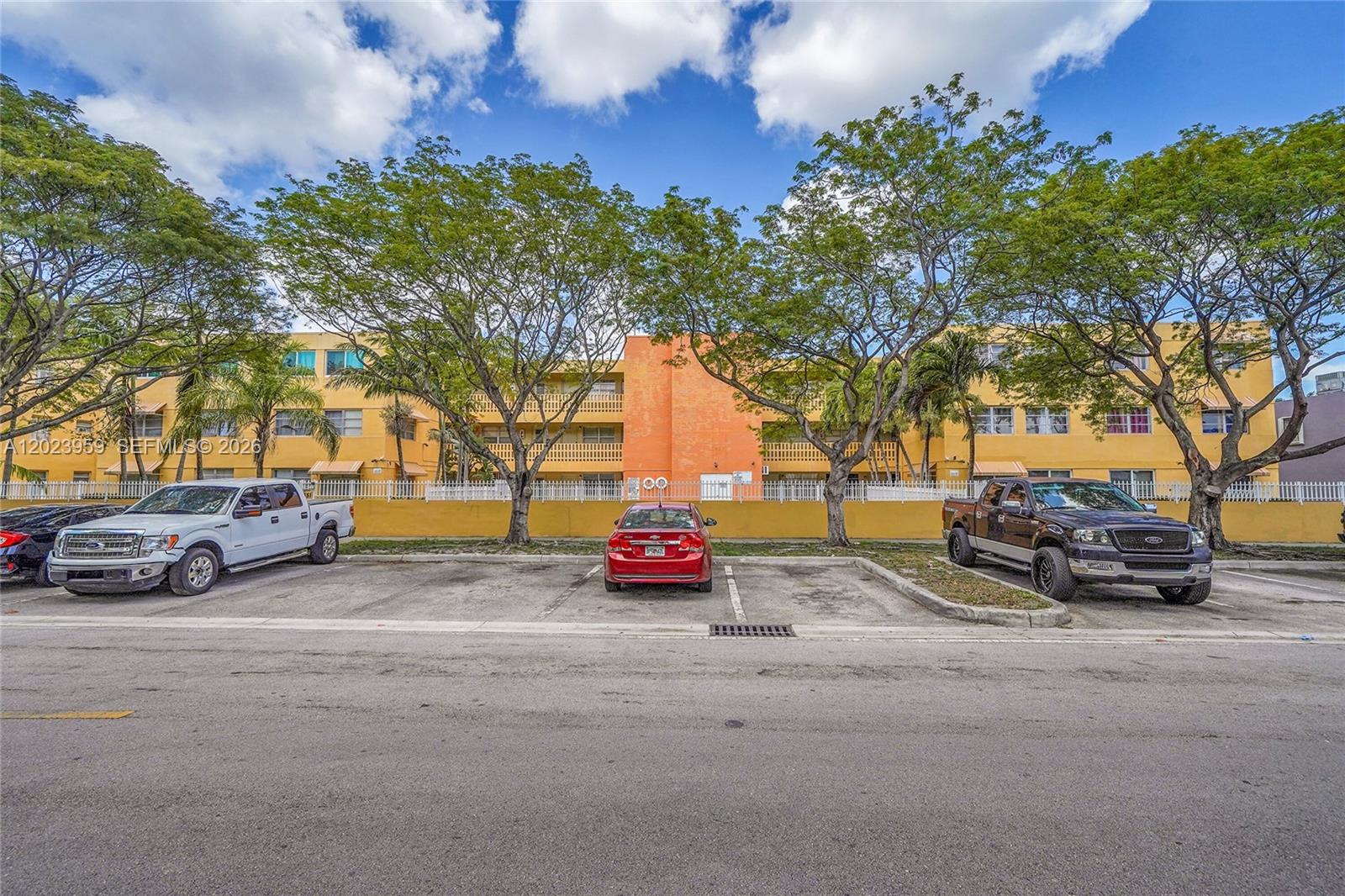 THE PALMS 51 CONDO - Residential