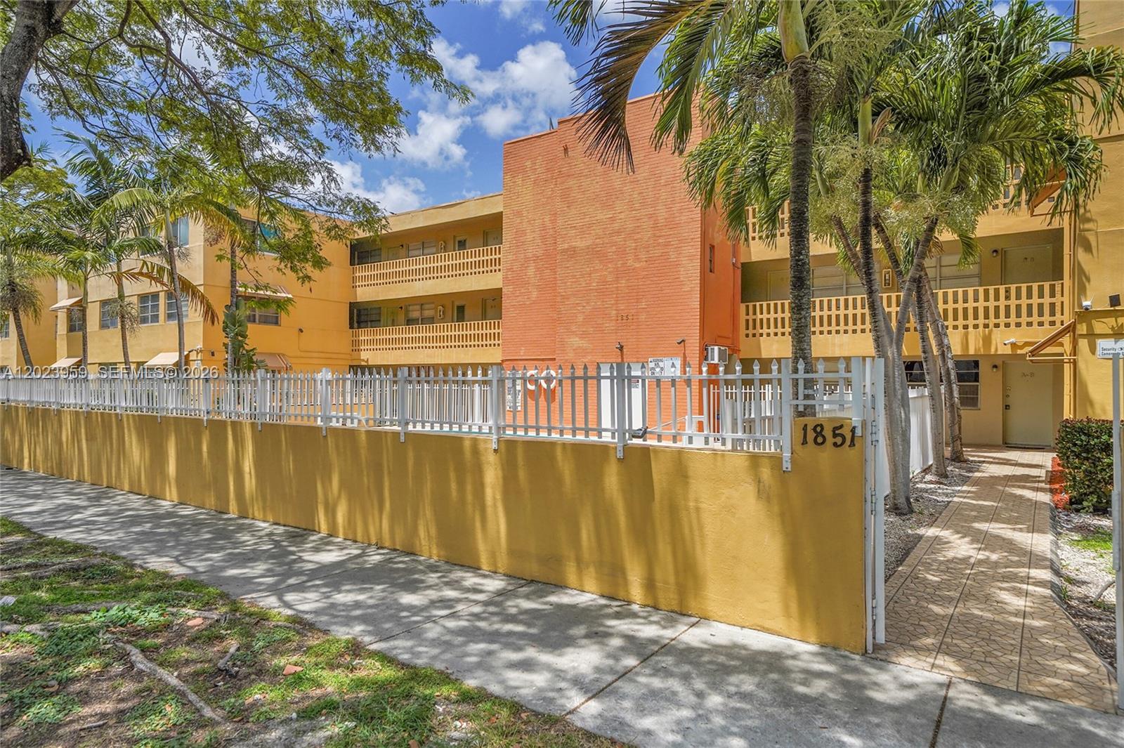 THE PALMS 51 CONDO - Residential