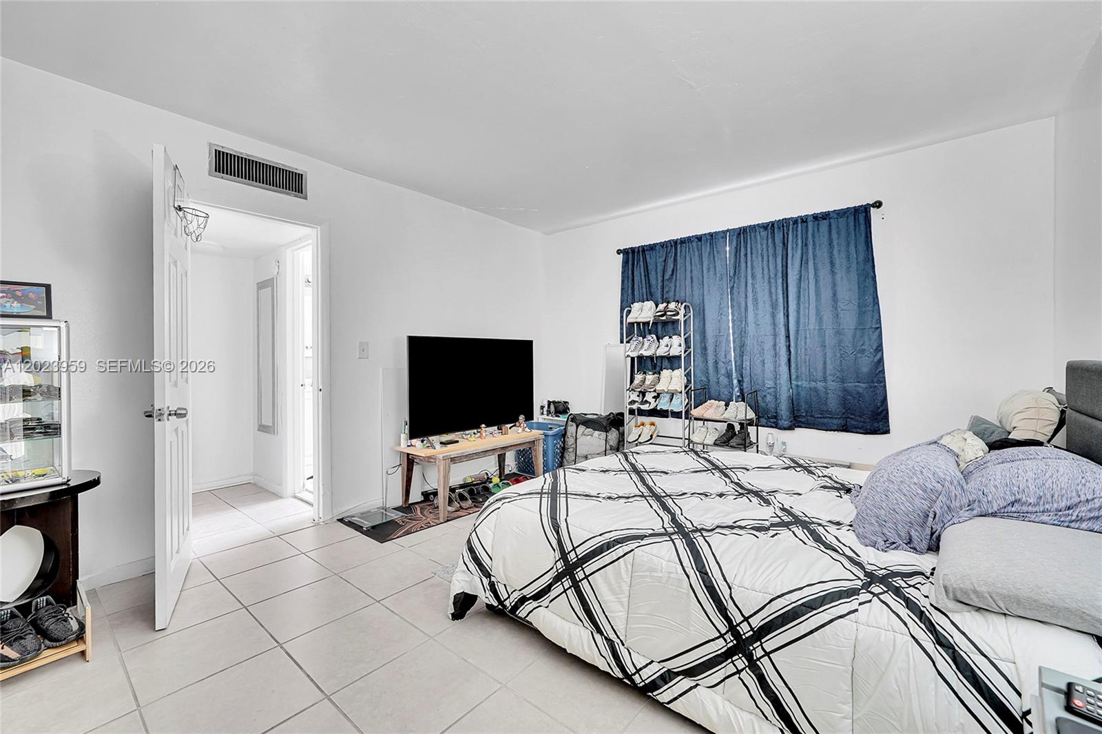 THE PALMS 51 CONDO - Residential