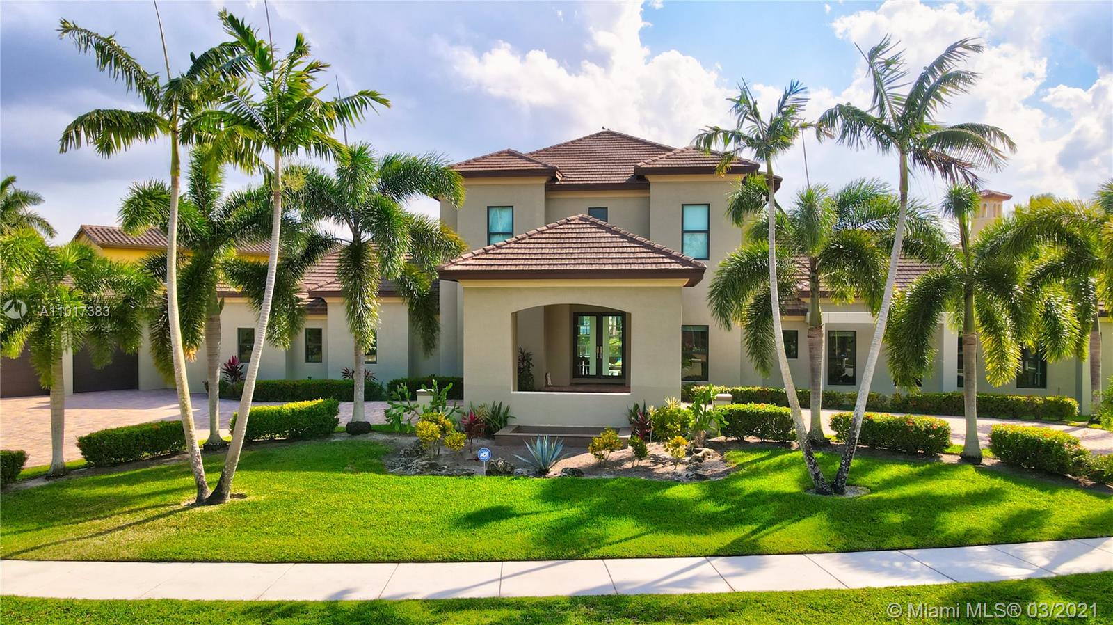 HERON ESTATES AT HERON BAY - Residential