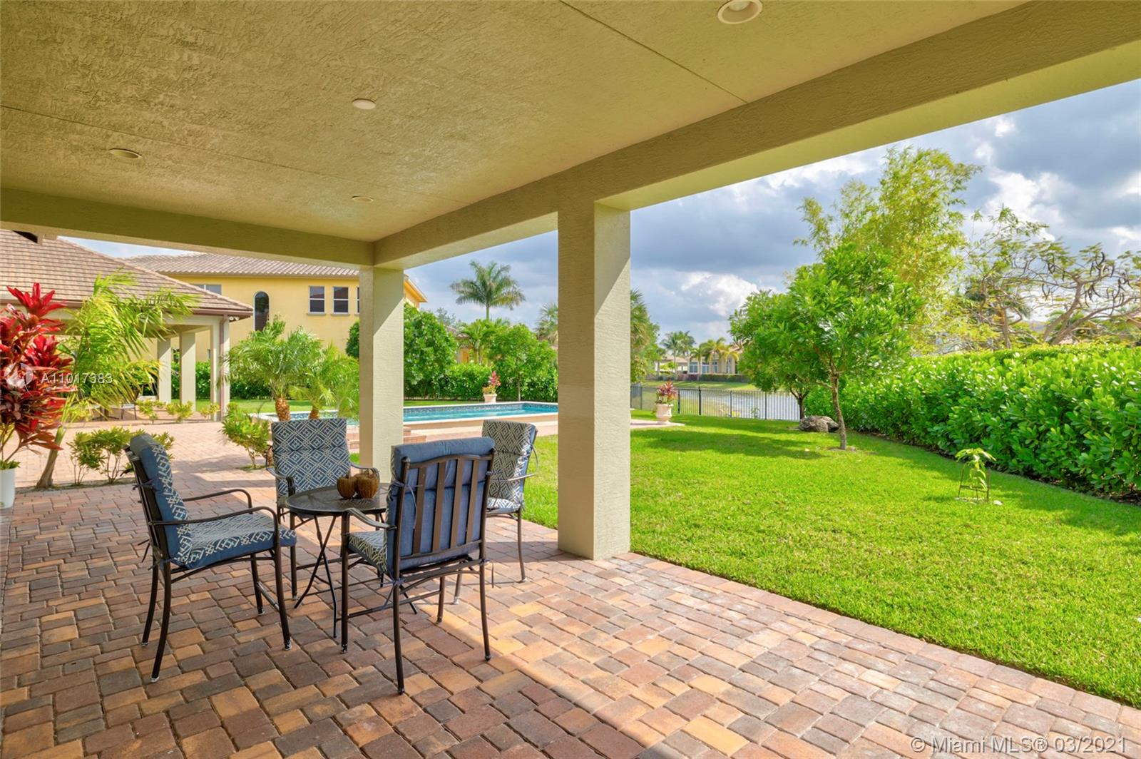 HERON ESTATES AT HERON BAY - Residential