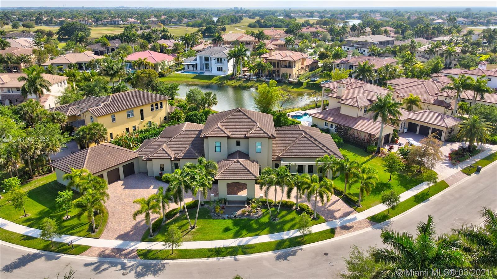 HERON ESTATES AT HERON BAY - Residential