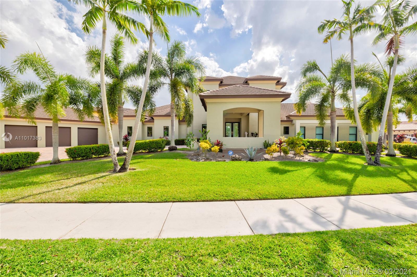 HERON ESTATES AT HERON BAY - Residential