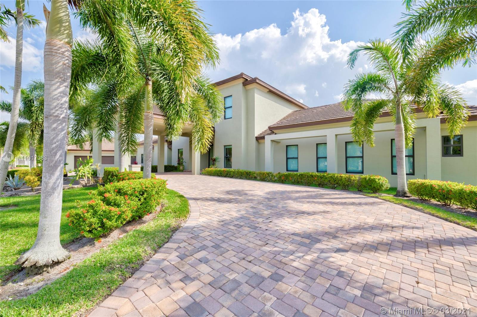 HERON ESTATES AT HERON BAY - Residential